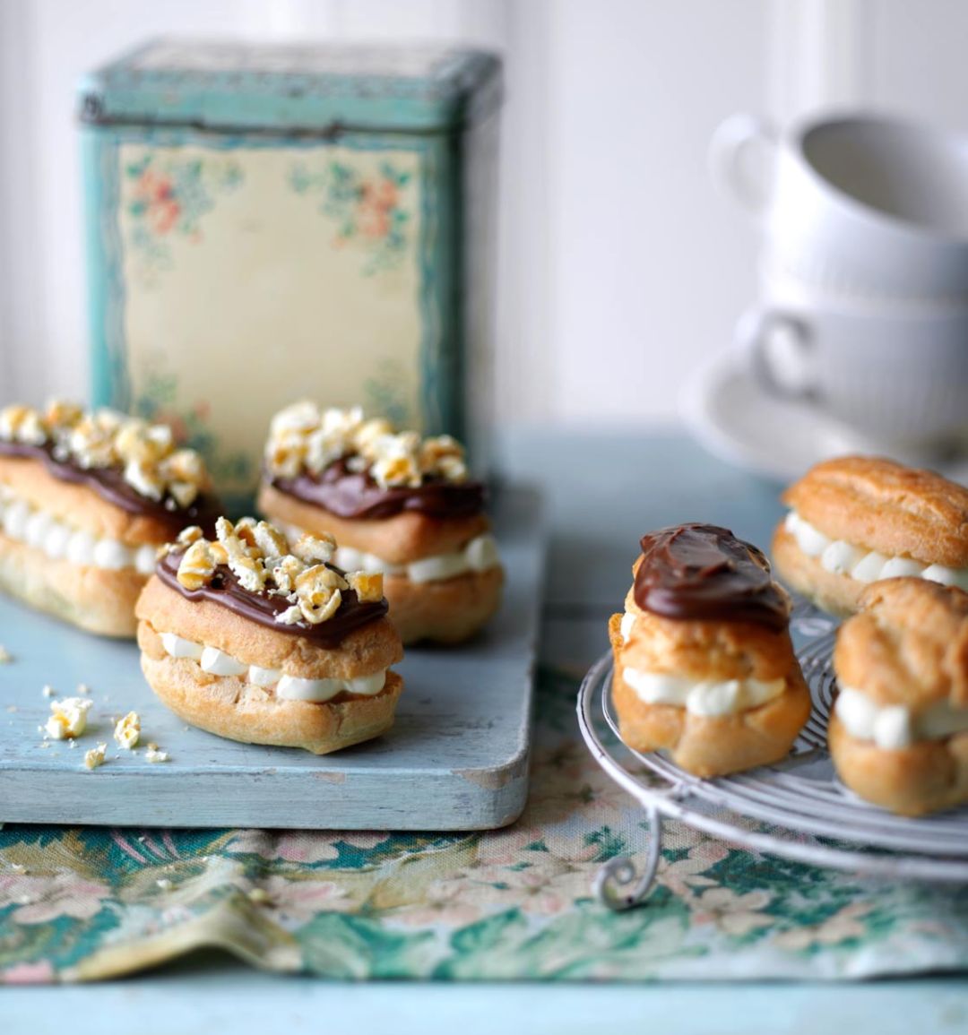 Toffee popcorn ėclairs
