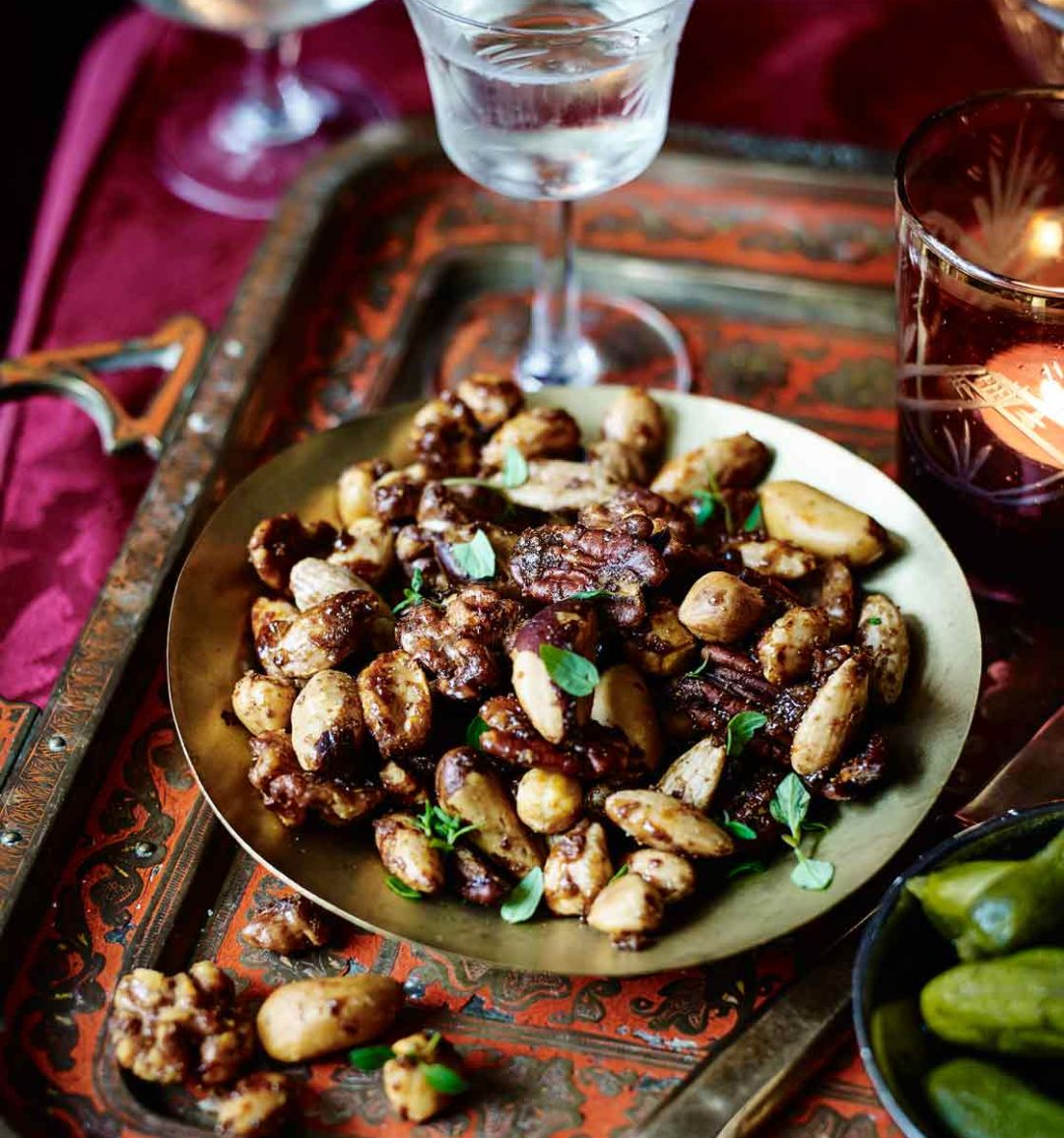 Salty, spicy honey nuts