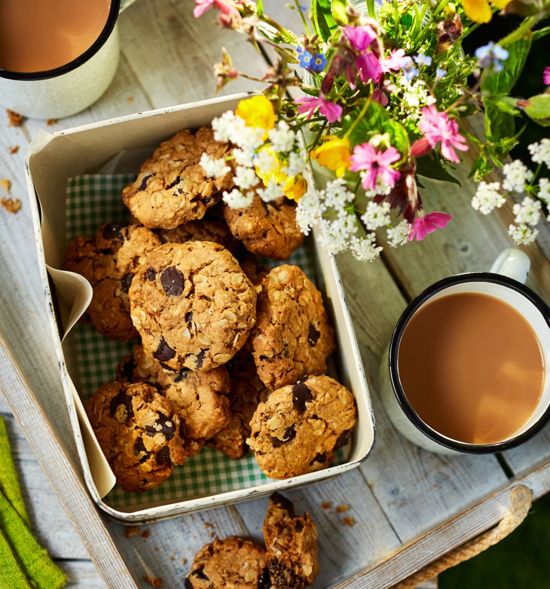 Chocolate peanut flapjack cookies