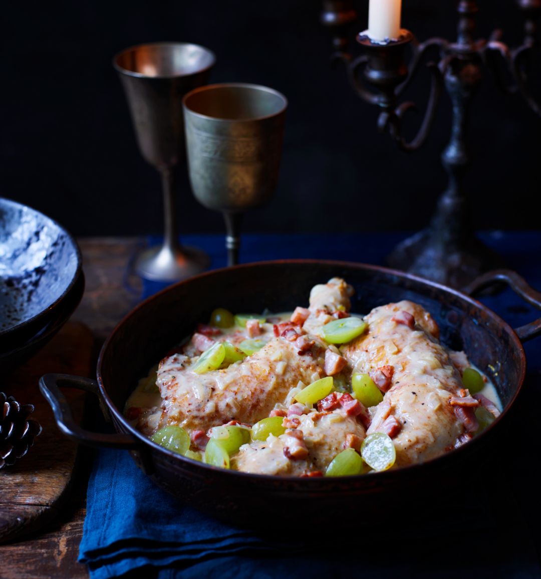 Chicken with Gewürztraminer and grapes
