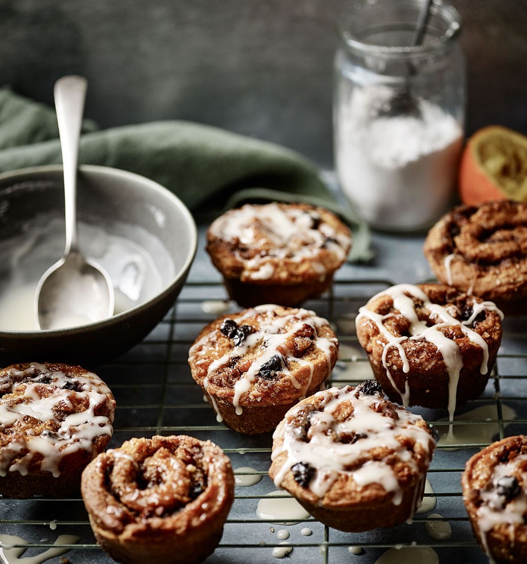 Hot cross scroll scones