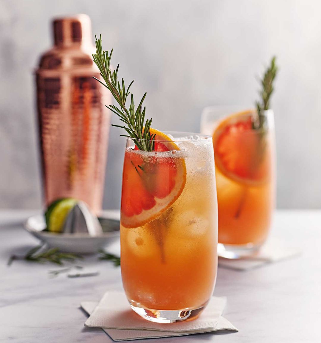 Rosemary grapefruit fizz