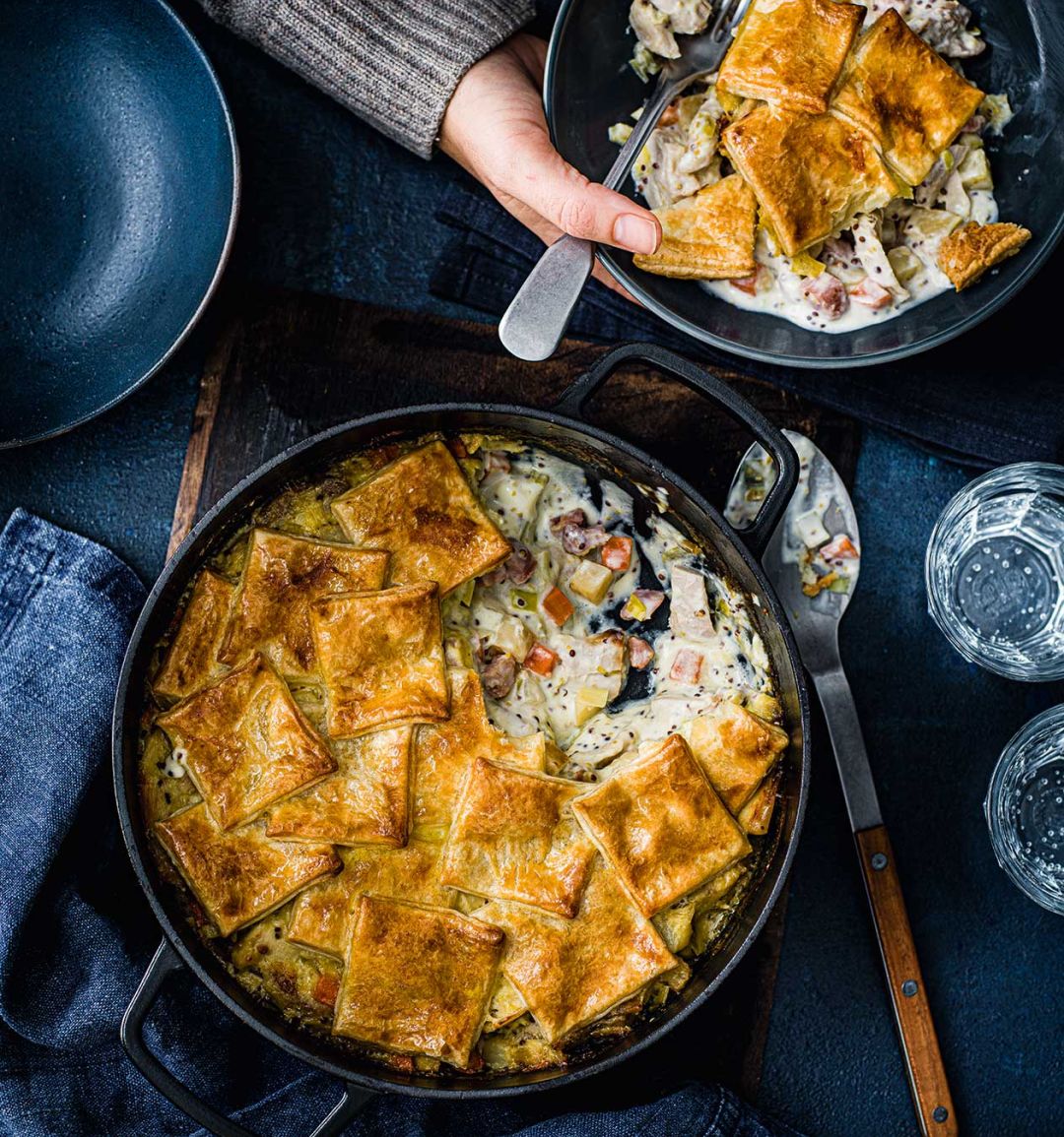 Chicken pot pie with puff pastry croutons 