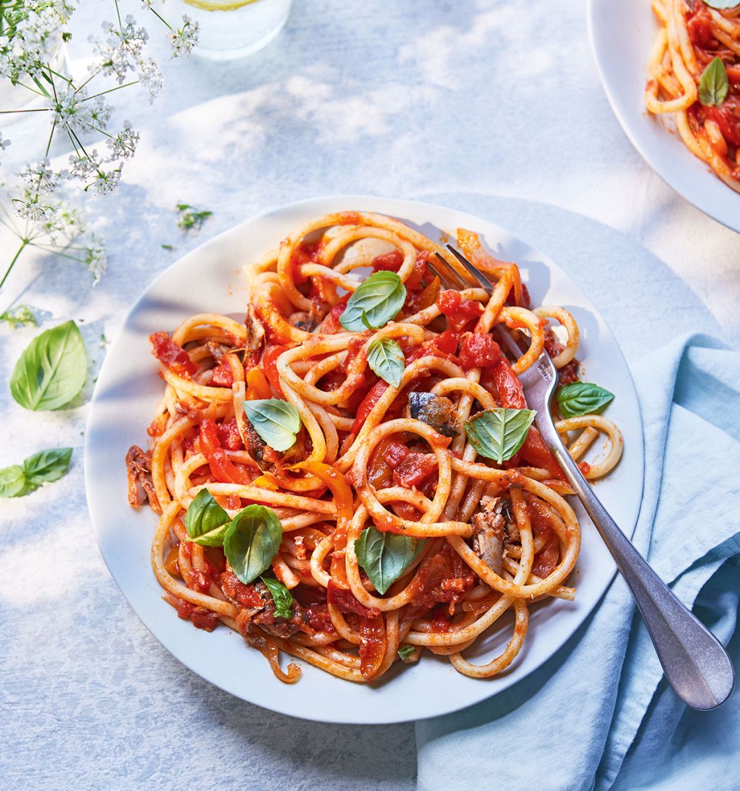 Peperonata bucatini with sardines