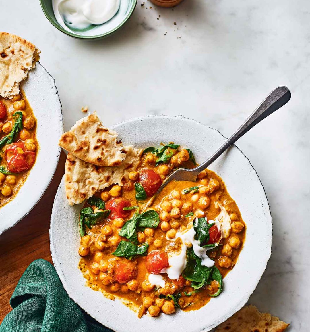 Spinach, chickpea and coconut curry