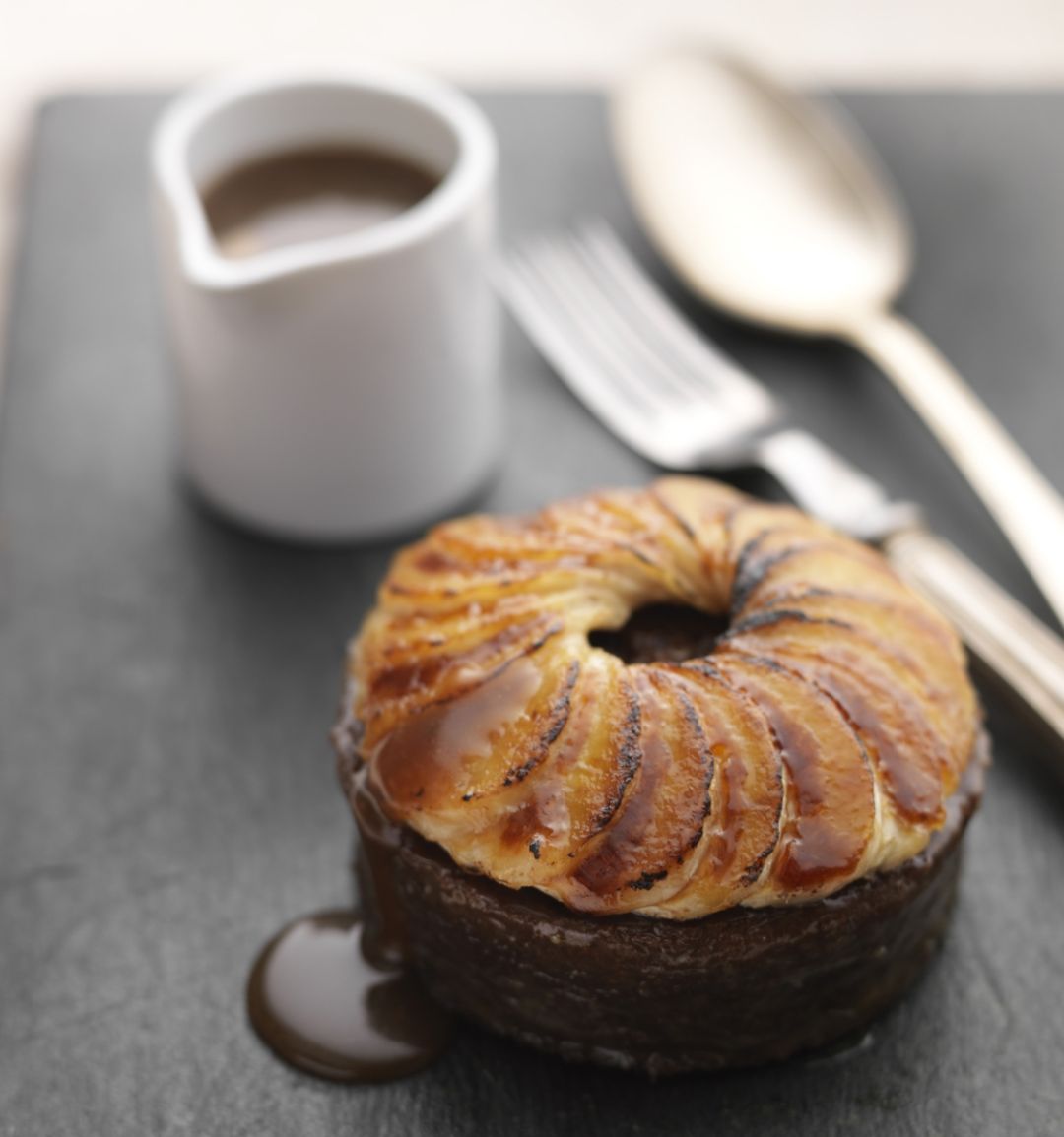 Date and toffee puddings with caramelised bananas