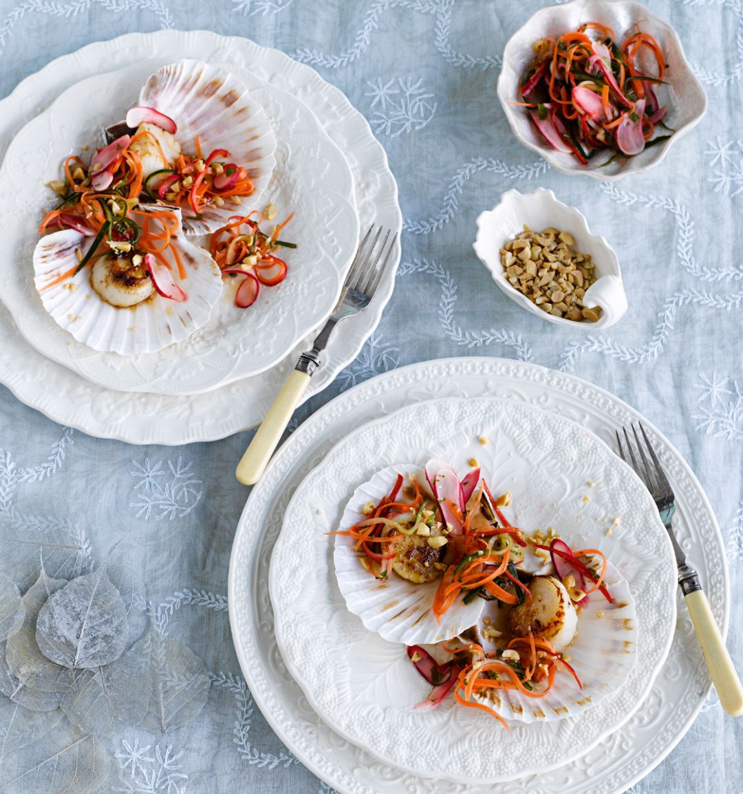 Scallops in the shell with crunchy Asian salad