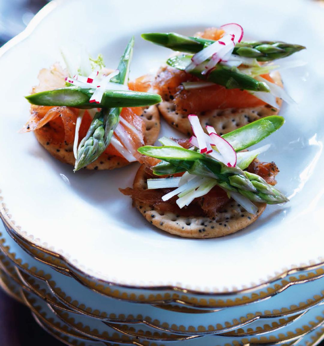 Gin-cured salmon and asparagus slaw bites