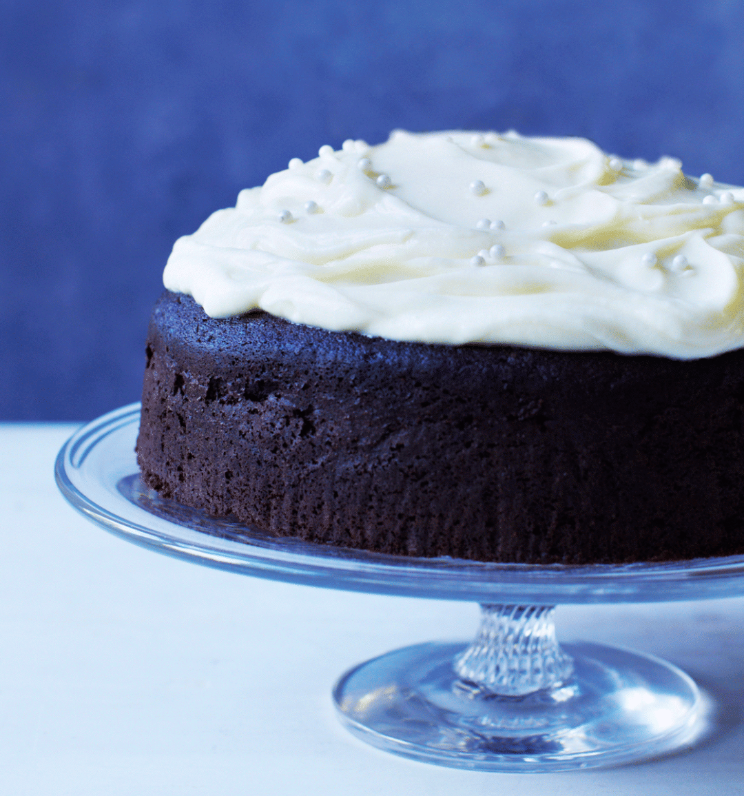 Mulled red wine and chocolate cake