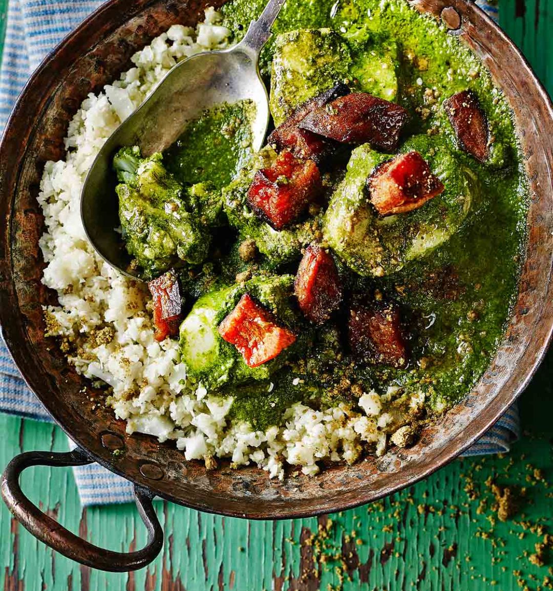 Fish and spinach curry with cauliflower ‘rice’ and pistachios 