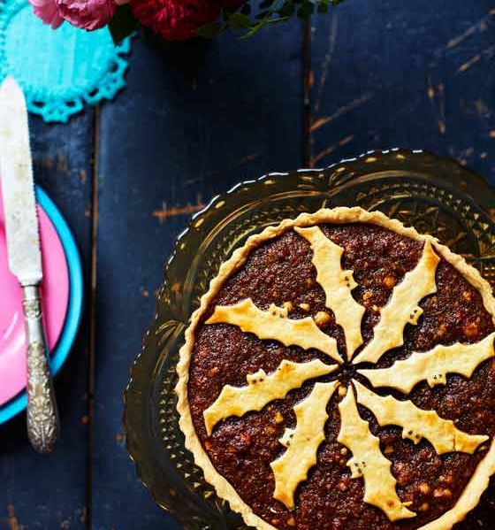 Spiced treacle and hazelnut tart 