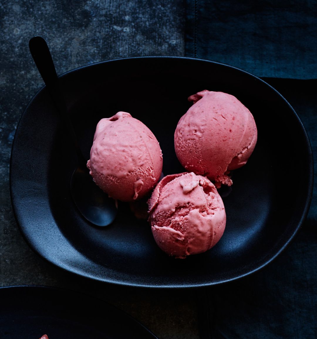 5-minute strawberry balsamic iced cream