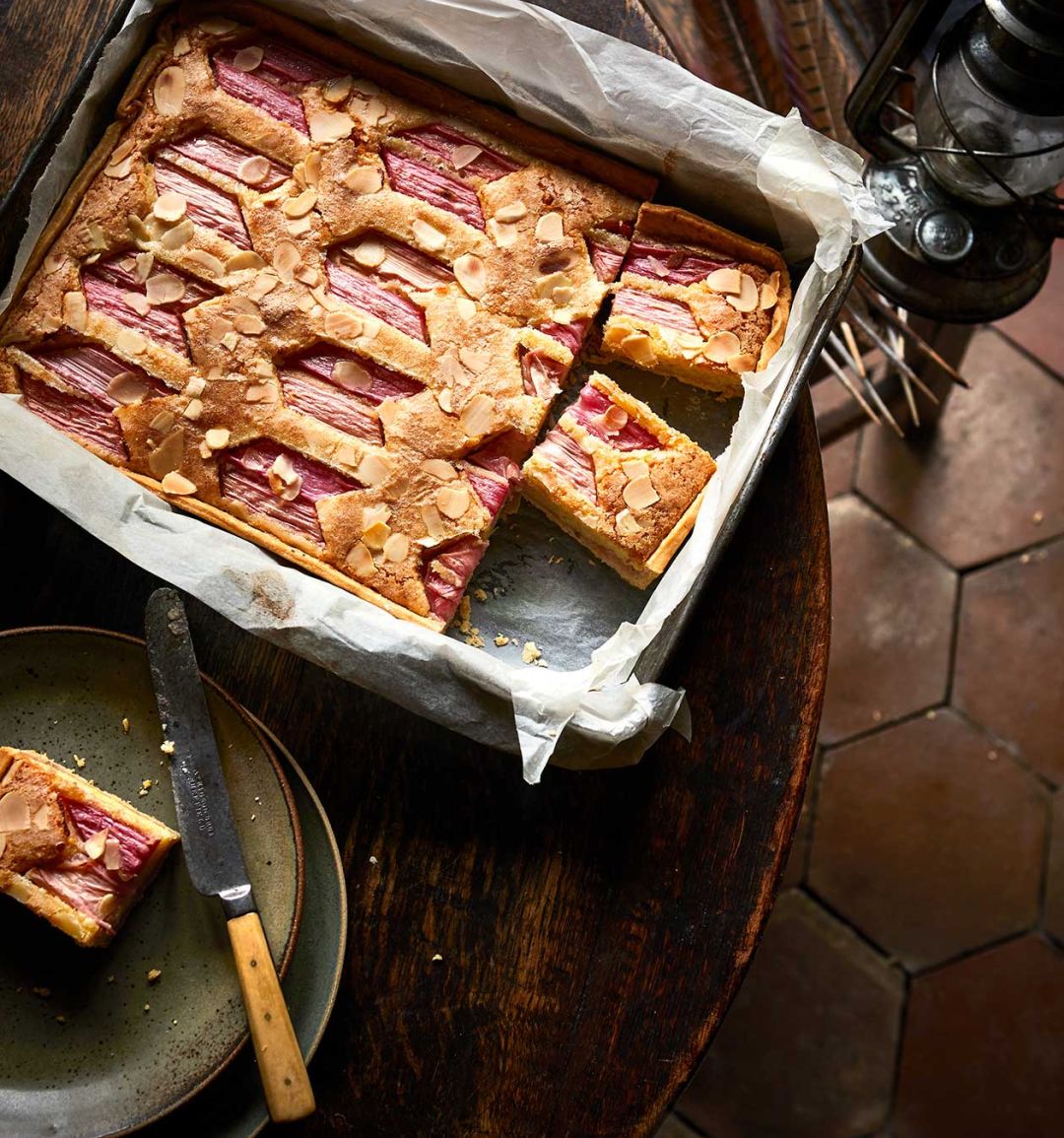Rhubarb frangipane traybake