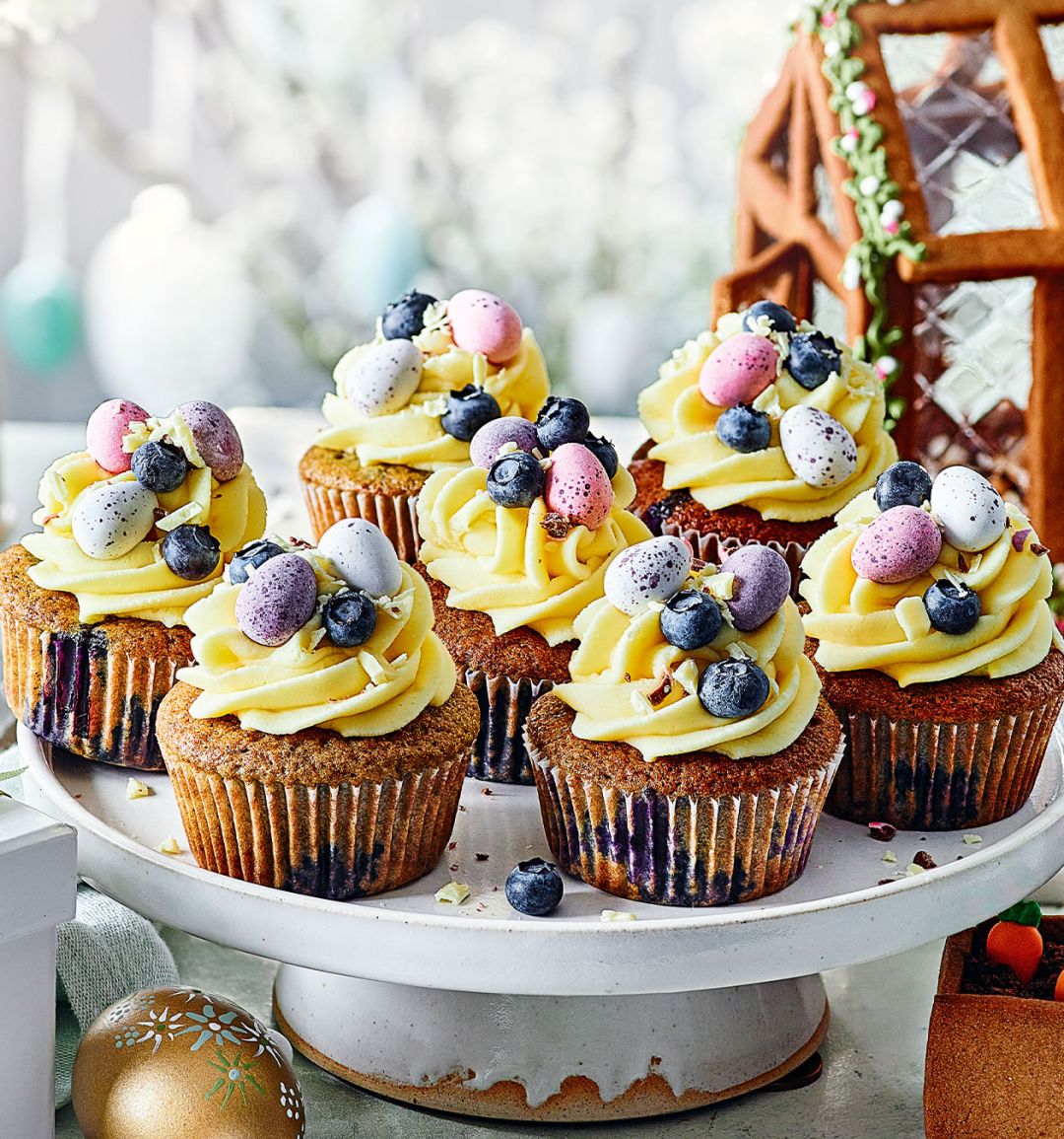 Blueberry and white chocolate cupcakes