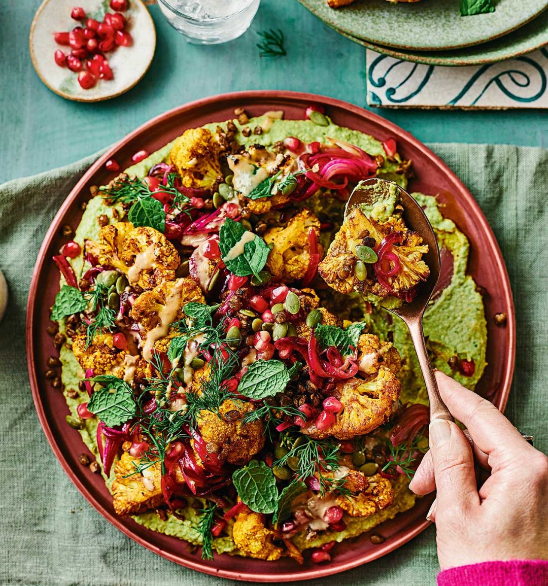 Turmeric cauli bowl with coriander houmous