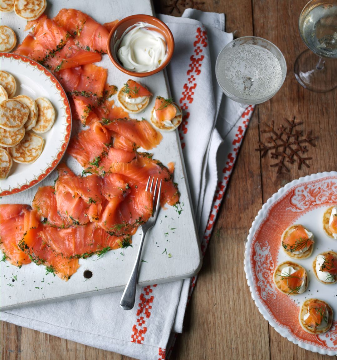 Gravadlax salmon starter with blinis