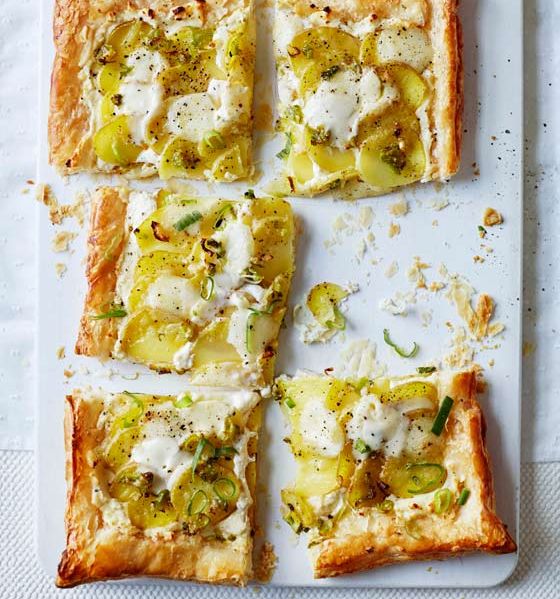Potato, mozzarella and spring onion tart