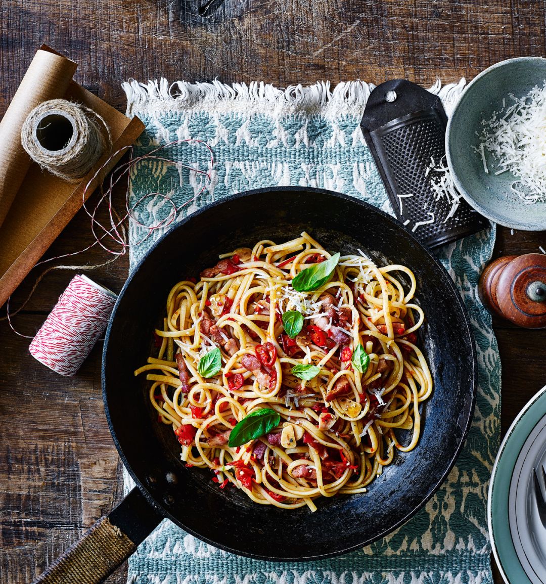 One-pan pancetta and chilli linguine 