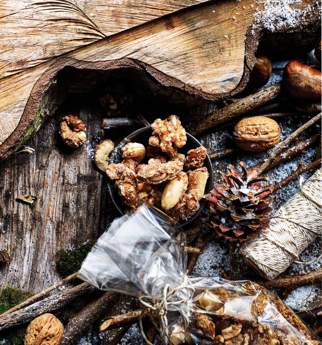 Gingerbread-spiced nuts