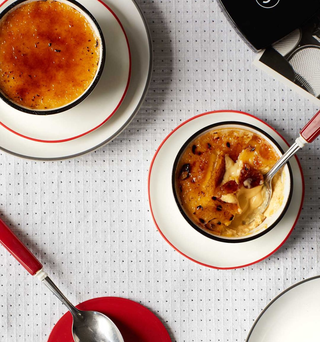 Ginger and white chocolate crème brûlées