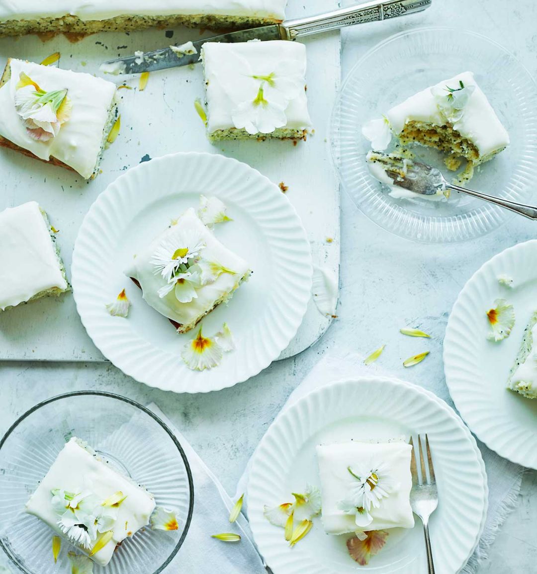 Poppyseed elderflower drizzle cake