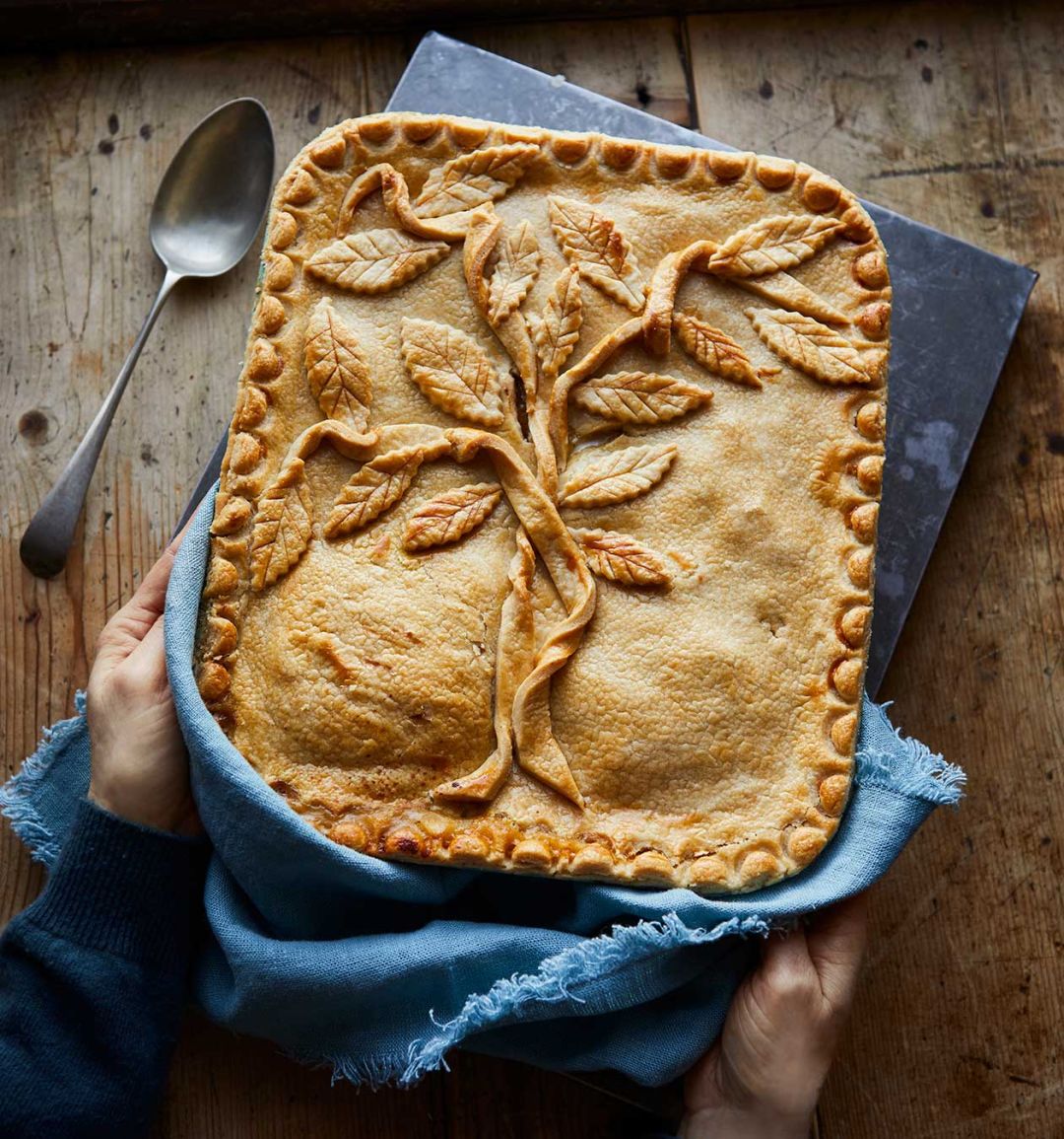 Coronation chicken pie