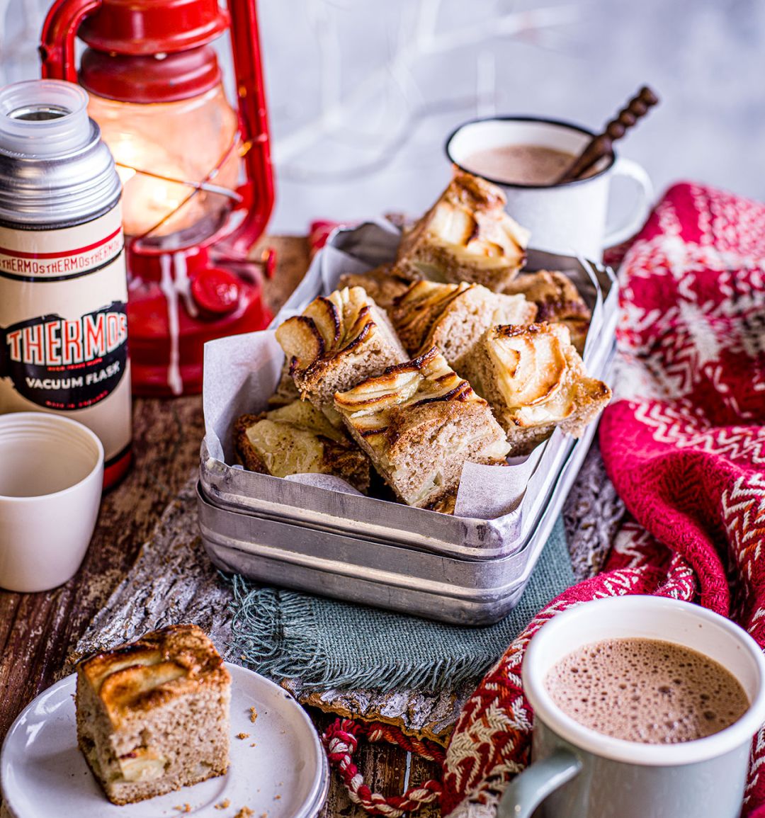 Scandi apple squares