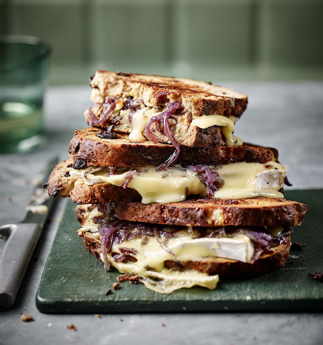 Hot cross Brie toasties