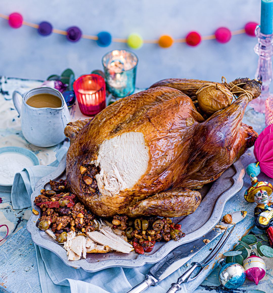 Pavo relleno - Mexican stuffed roast turkey