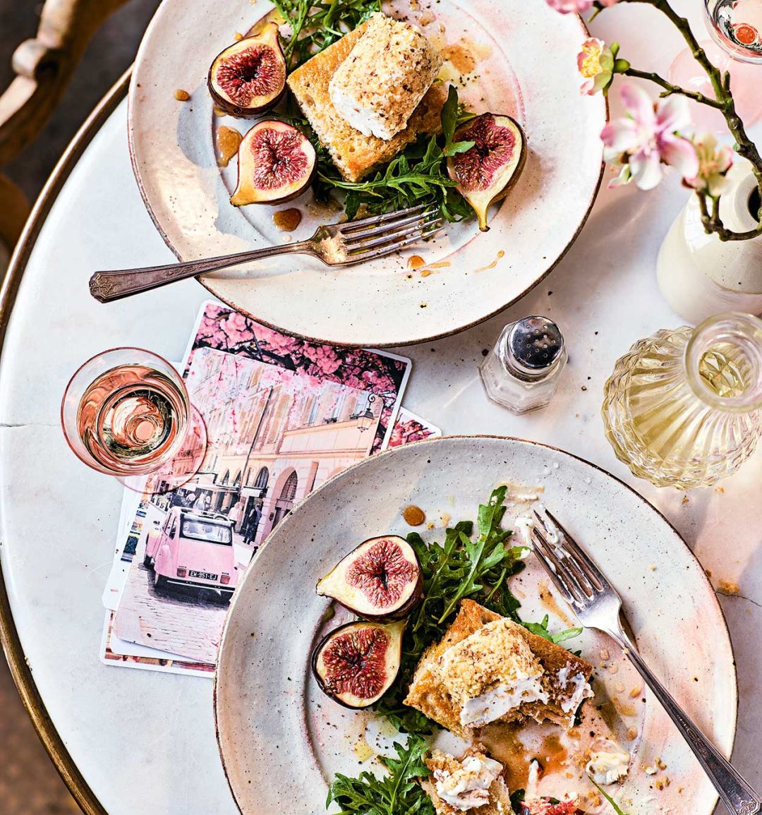 Walnut-crusted goat's cheese toasts with roasted figs