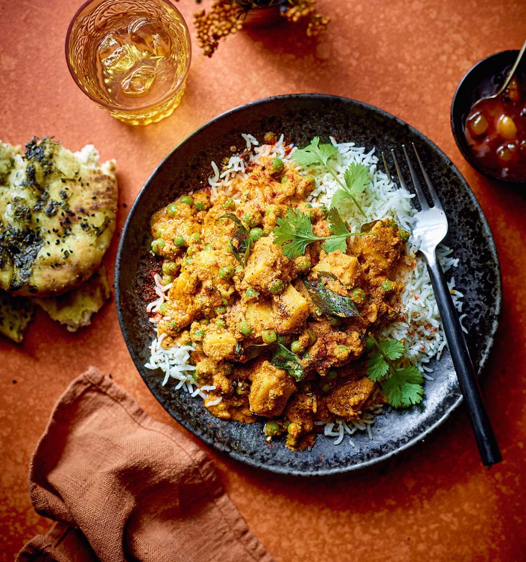 Spiced green peas and coconut curry