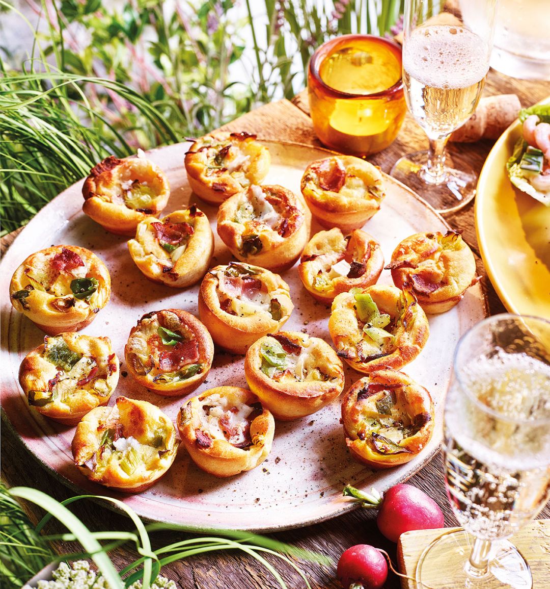 Goat's cheese and bacon poppers