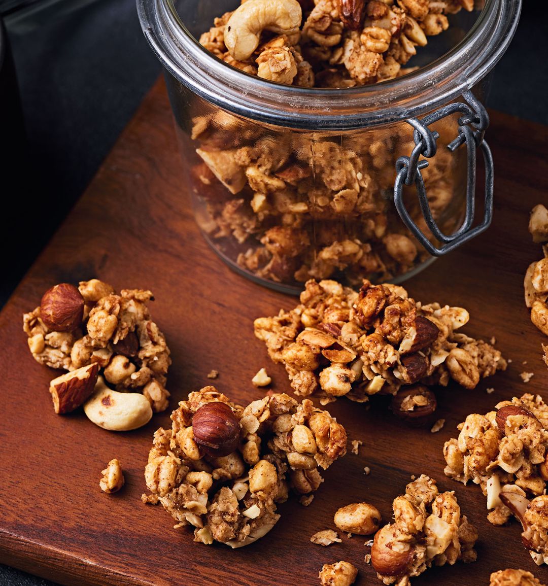 Nut cluster granola bites