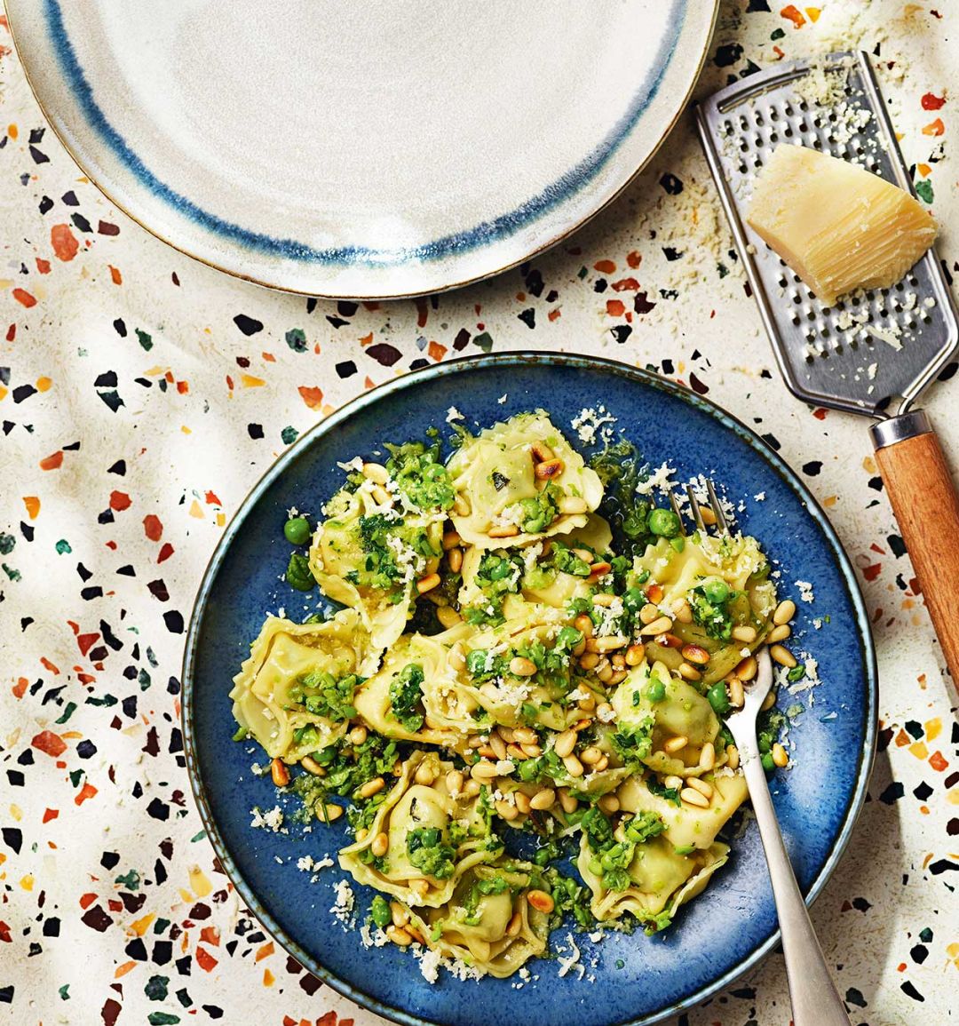 Tortelloni with minty pea pesto