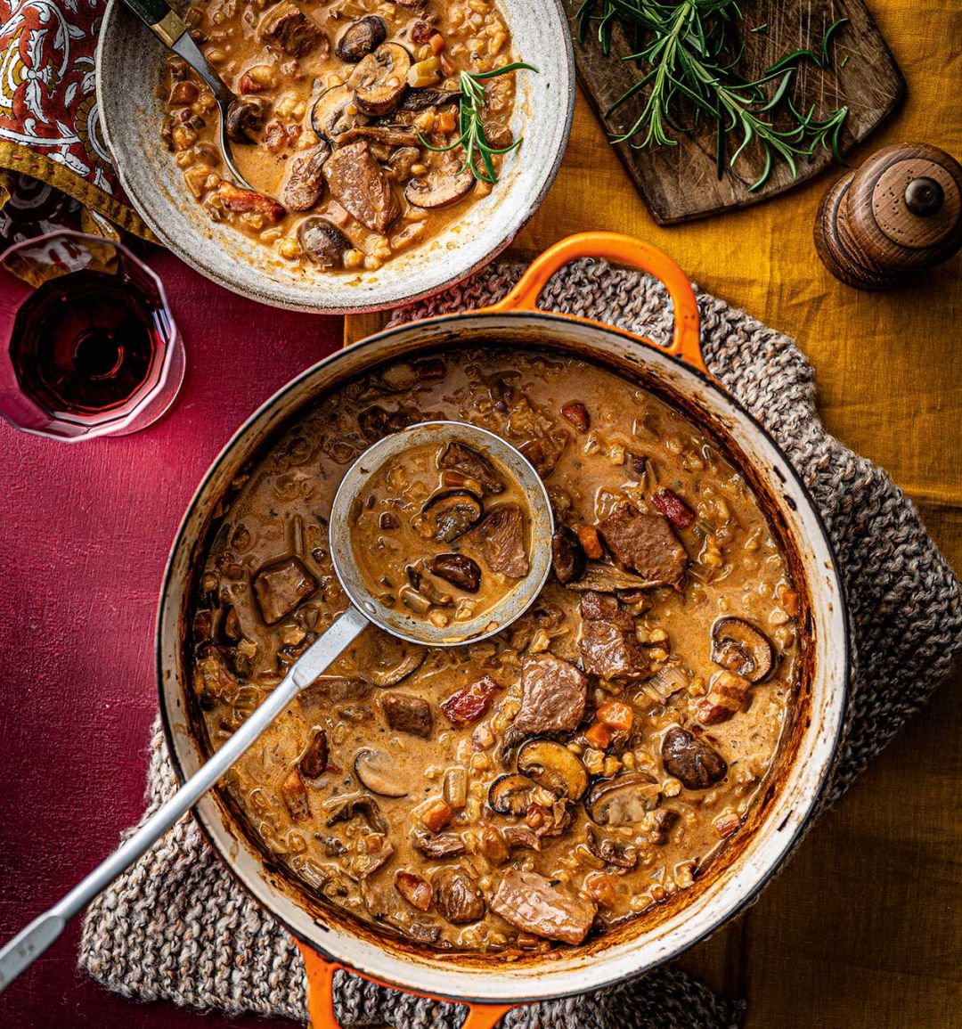 Creamy venison and chestnut 'st-oup'