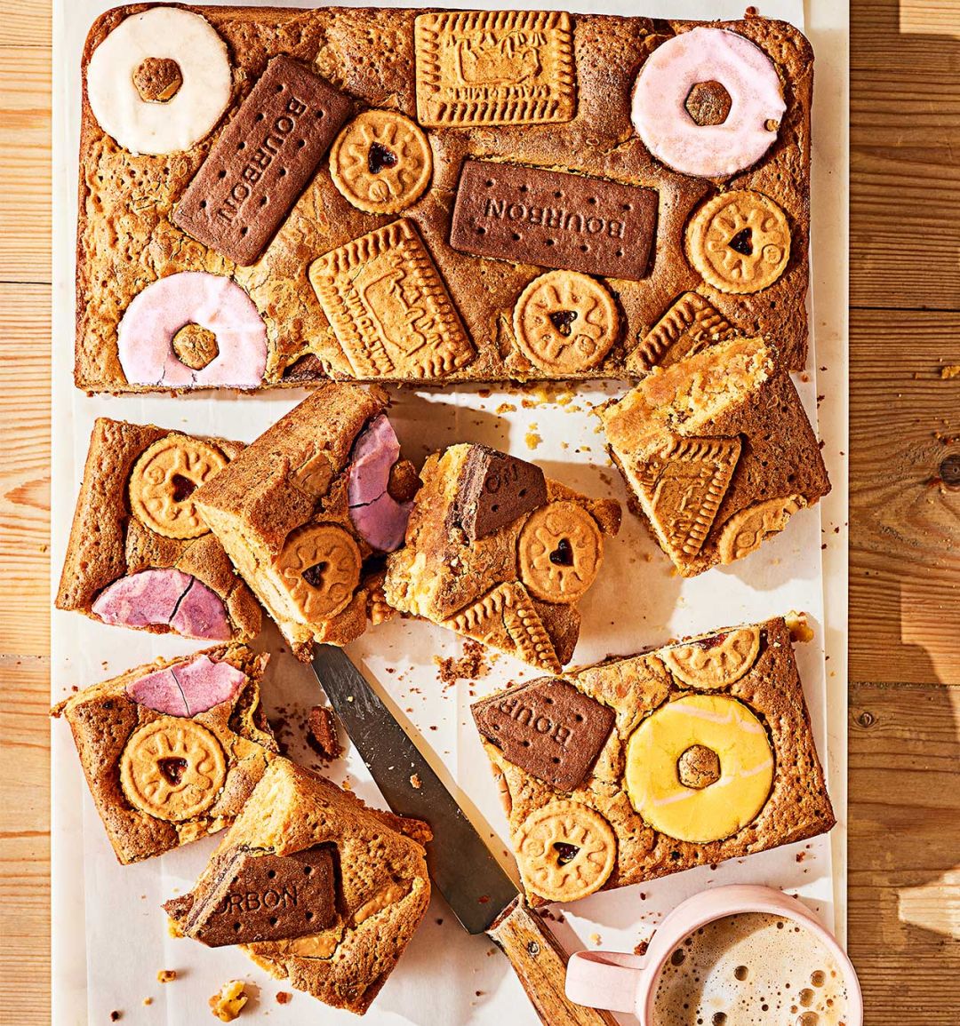 Biscuit tin blondies