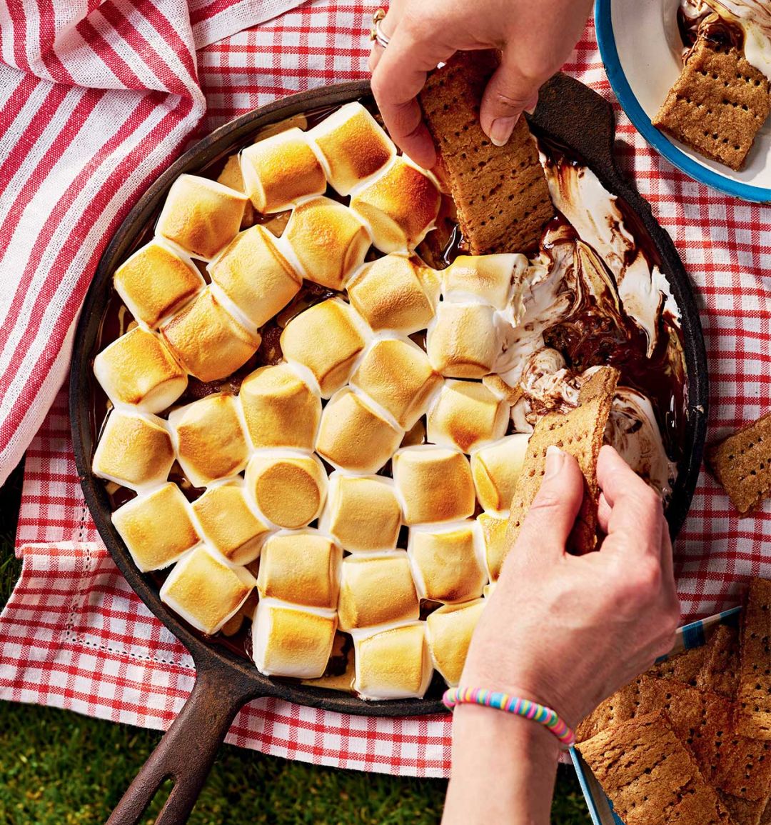 Peanut butter s'mores dip with graham crackers
