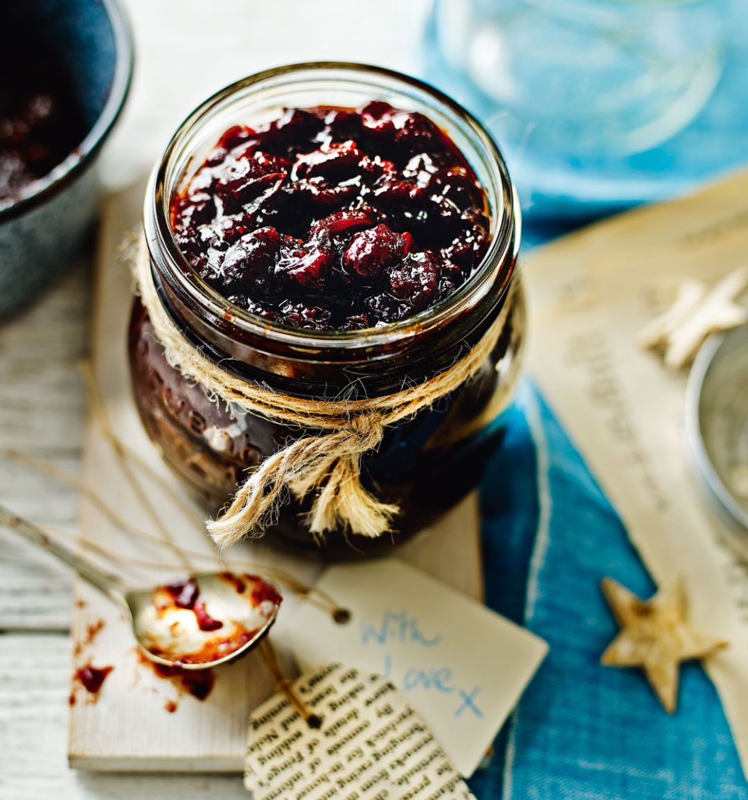 Mulled cranberry and red onion chutney