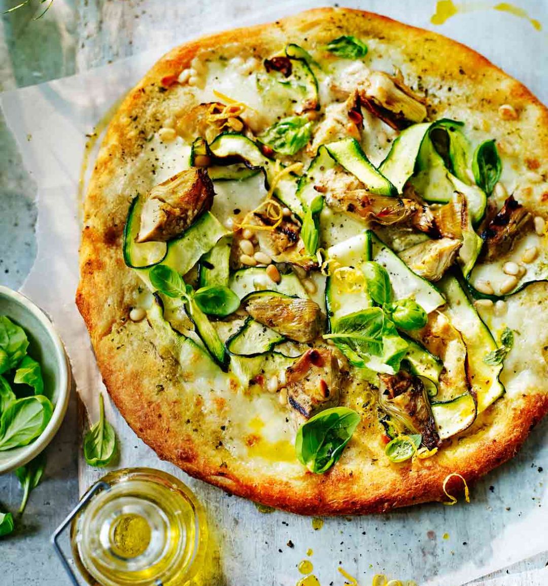 Courgette, lemon and mozzarella pizza