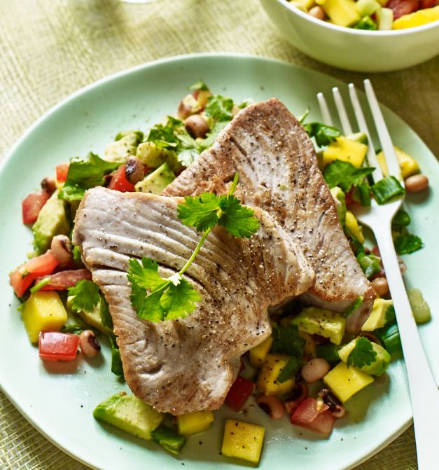 Tuna steak with salsa
