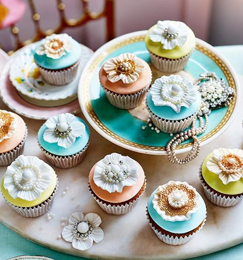 Crown jewels cupcakes