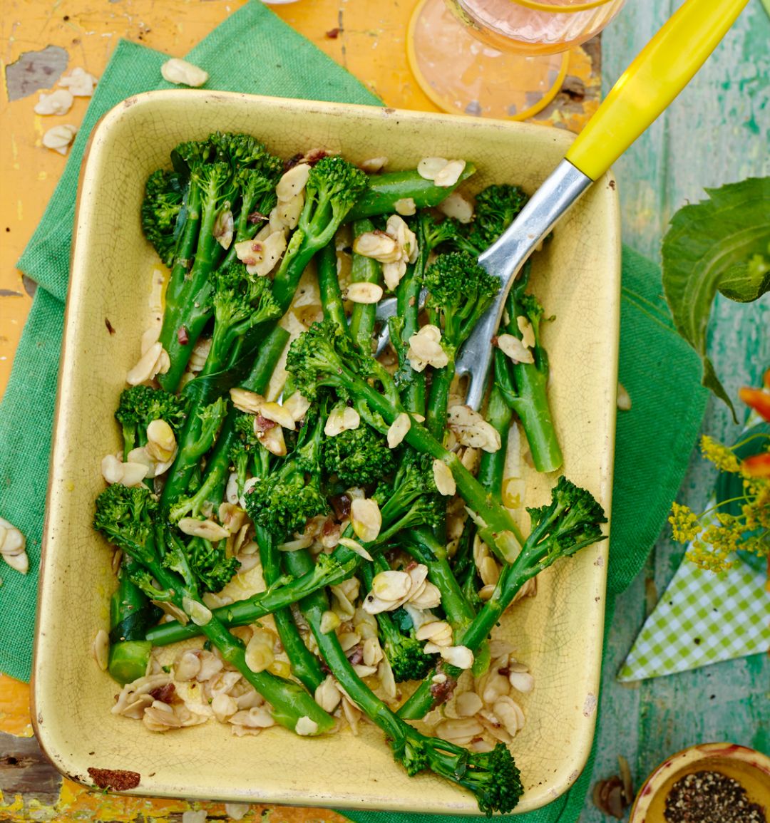 Tenderstem broccoli, anchovy and almonds