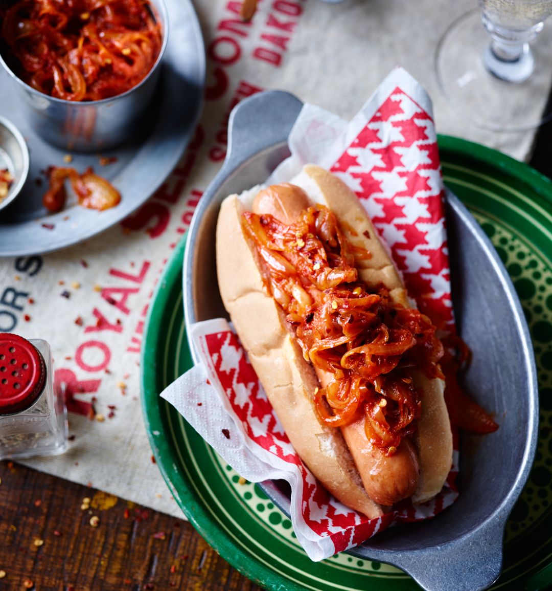 Hot dogs with New York-streetcart onions