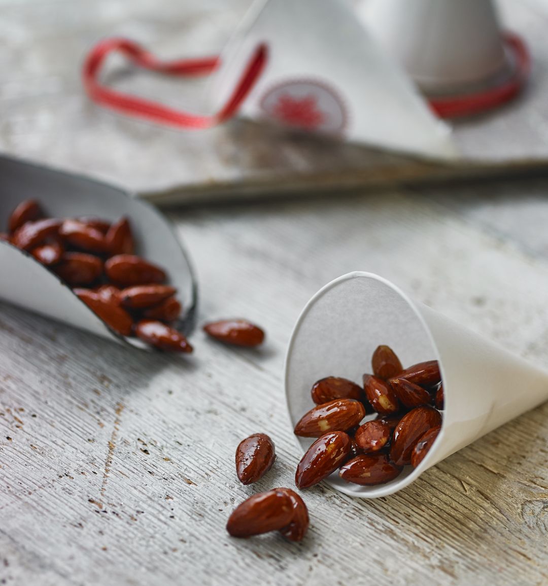 Christmas almonds