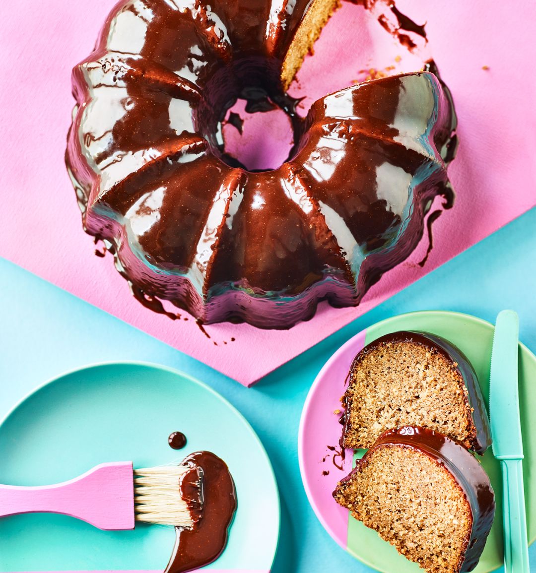 Hazelnut coffee cake with Nutella glaze