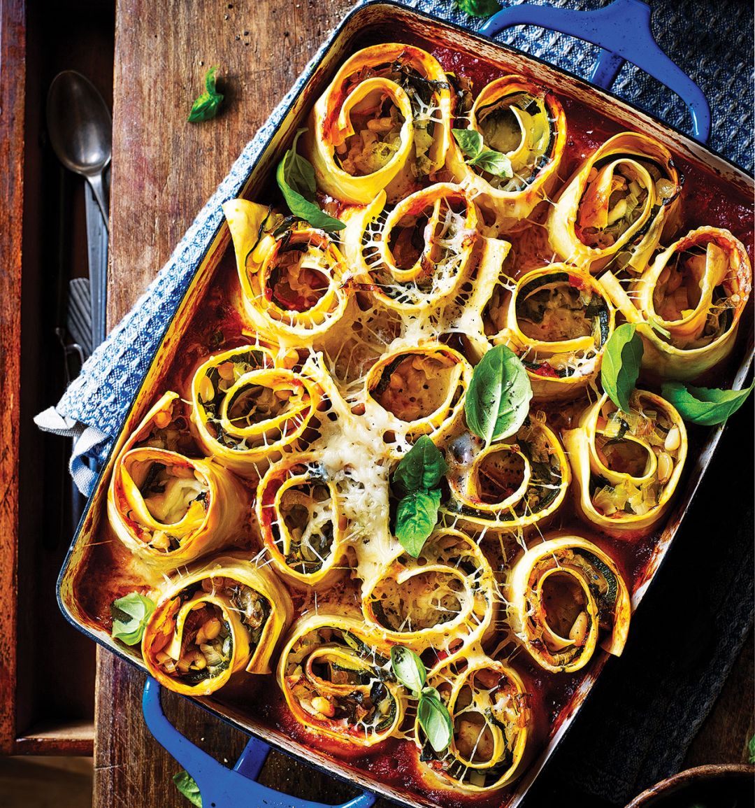 Cheesy veggie lasagne rolls