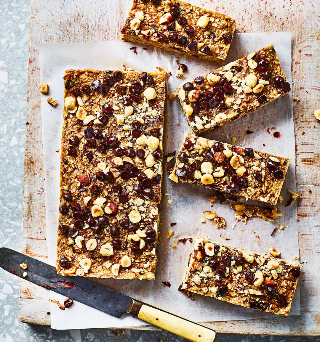 Choc-hazelnut banana bars