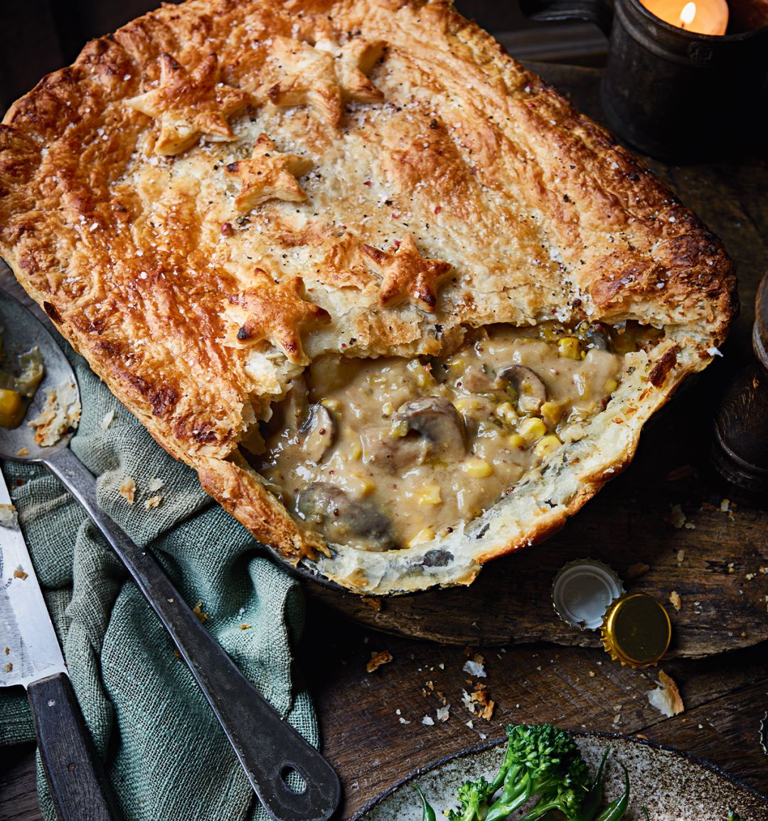 Creamy vegan mushroom and leek pie 