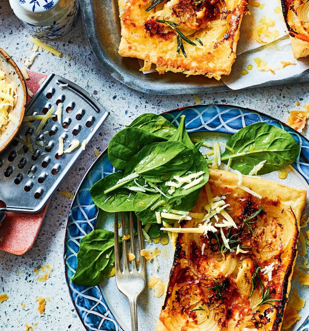 Upside-down French onion tarts