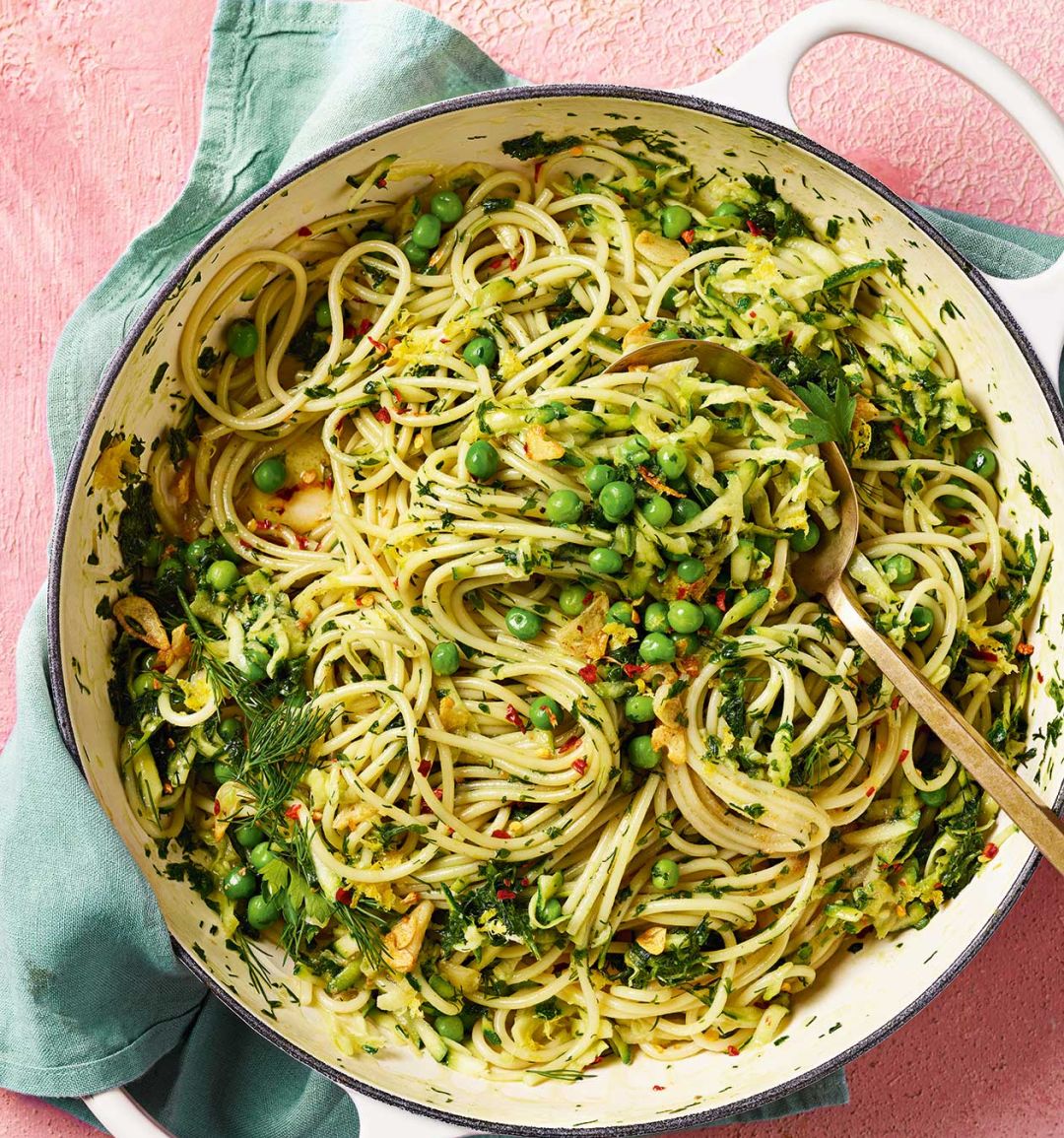 Salsa verde spaghetti with courgettes 